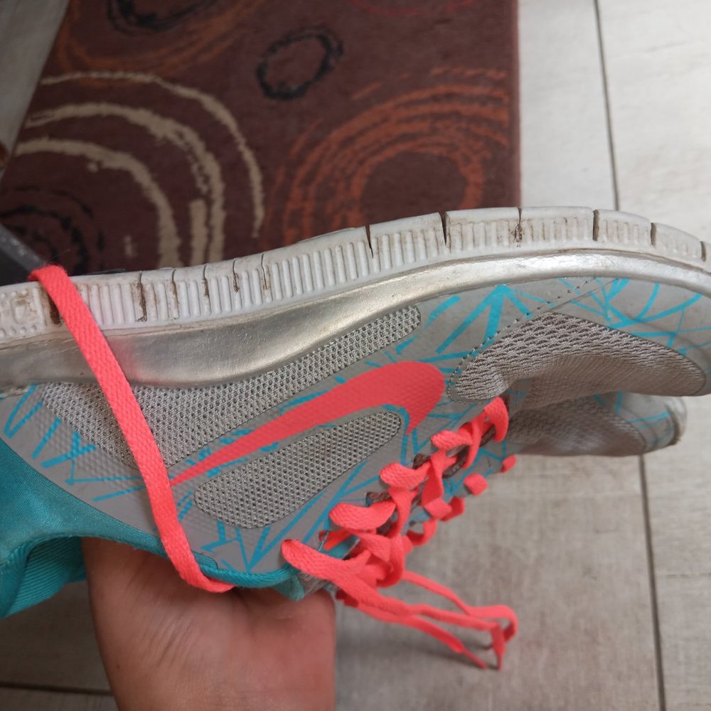 Runners - Picture 2 of 2
